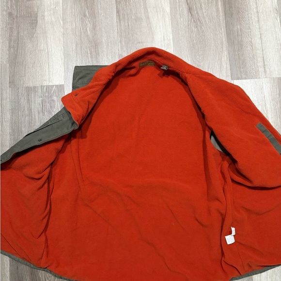 Men's Olive and Orange Outdoor Vest - Picture 6 of 7